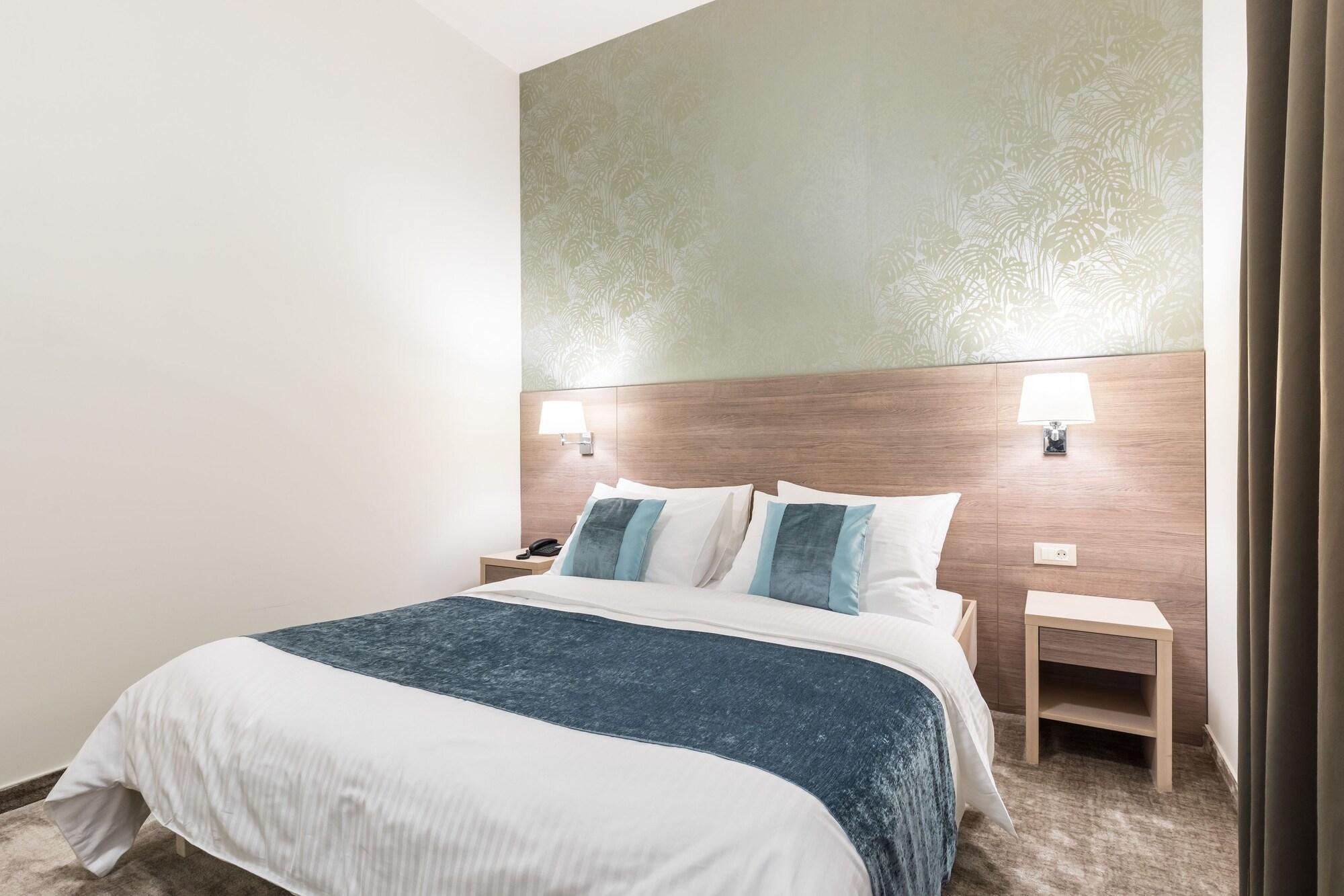 Hotel Mondo Сплит Екстериор снимка