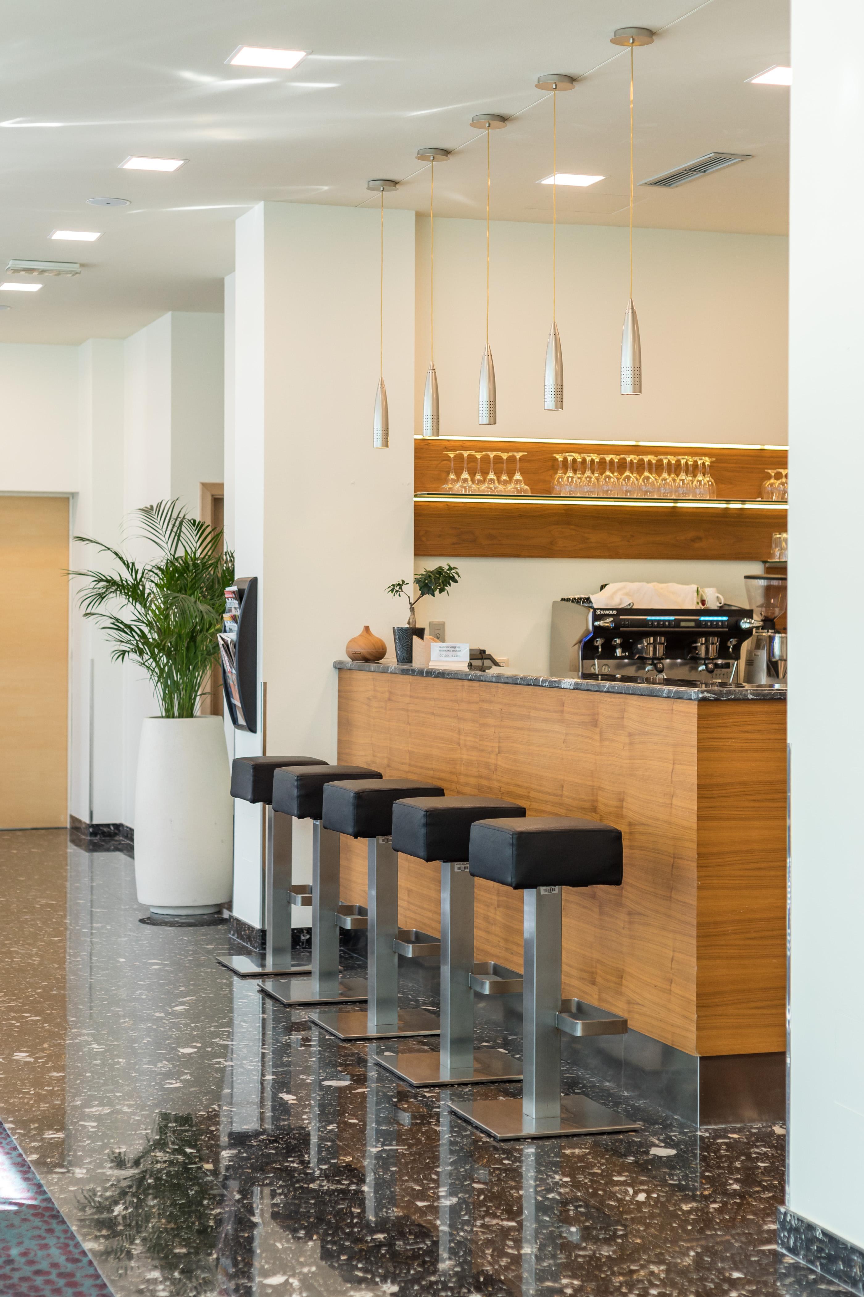 Hotel Mondo Сплит Екстериор снимка
