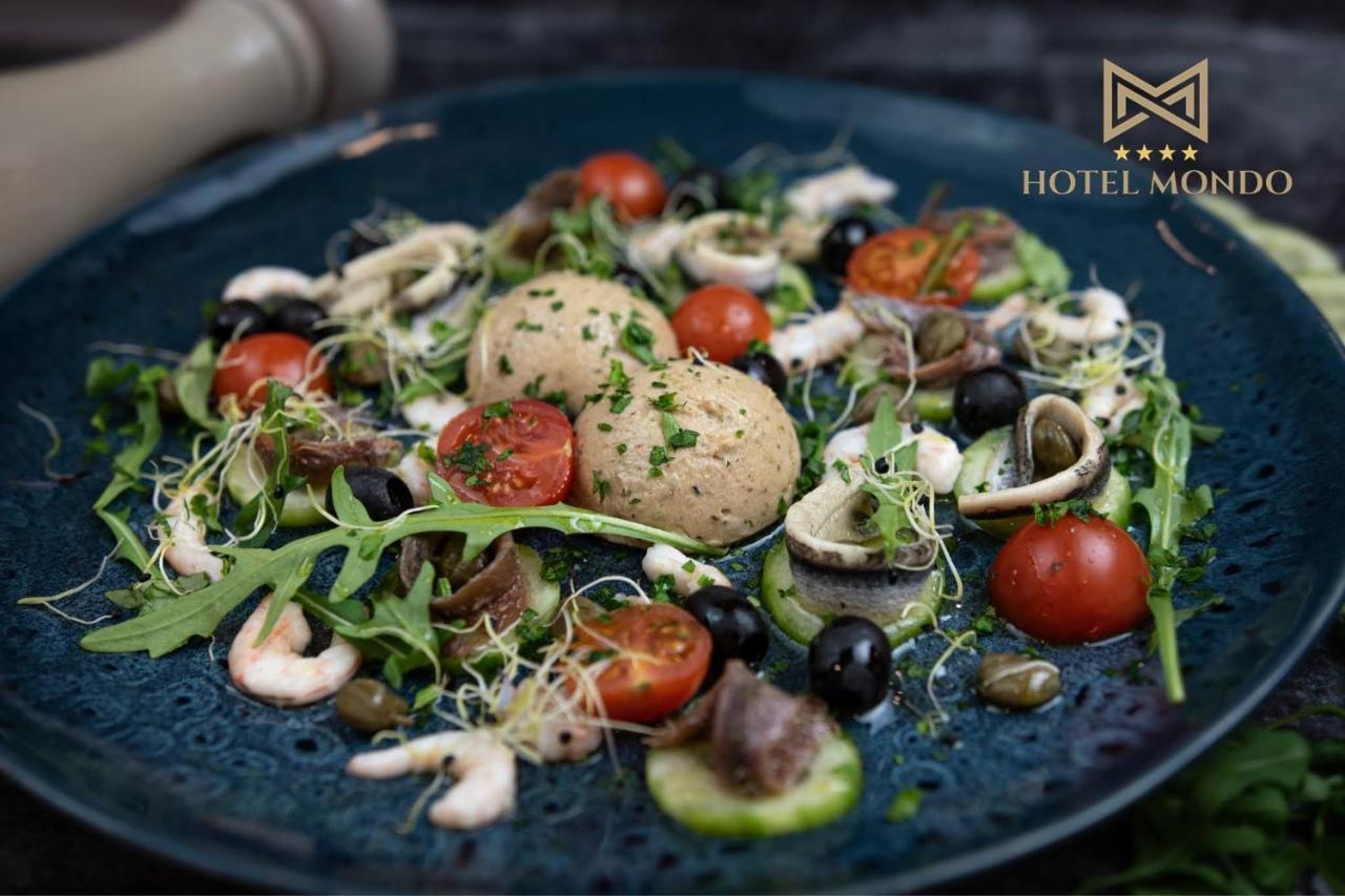 Hotel Mondo Сплит Екстериор снимка