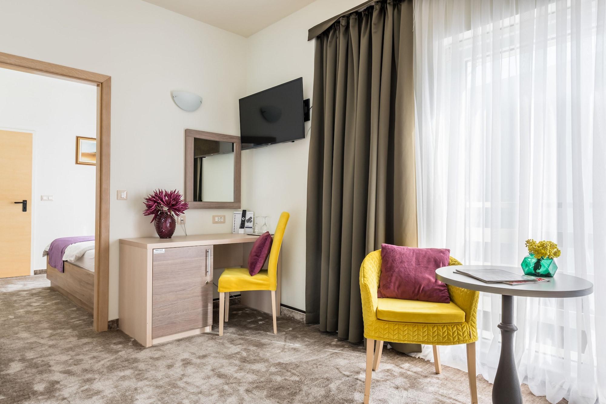 Hotel Mondo Сплит Екстериор снимка