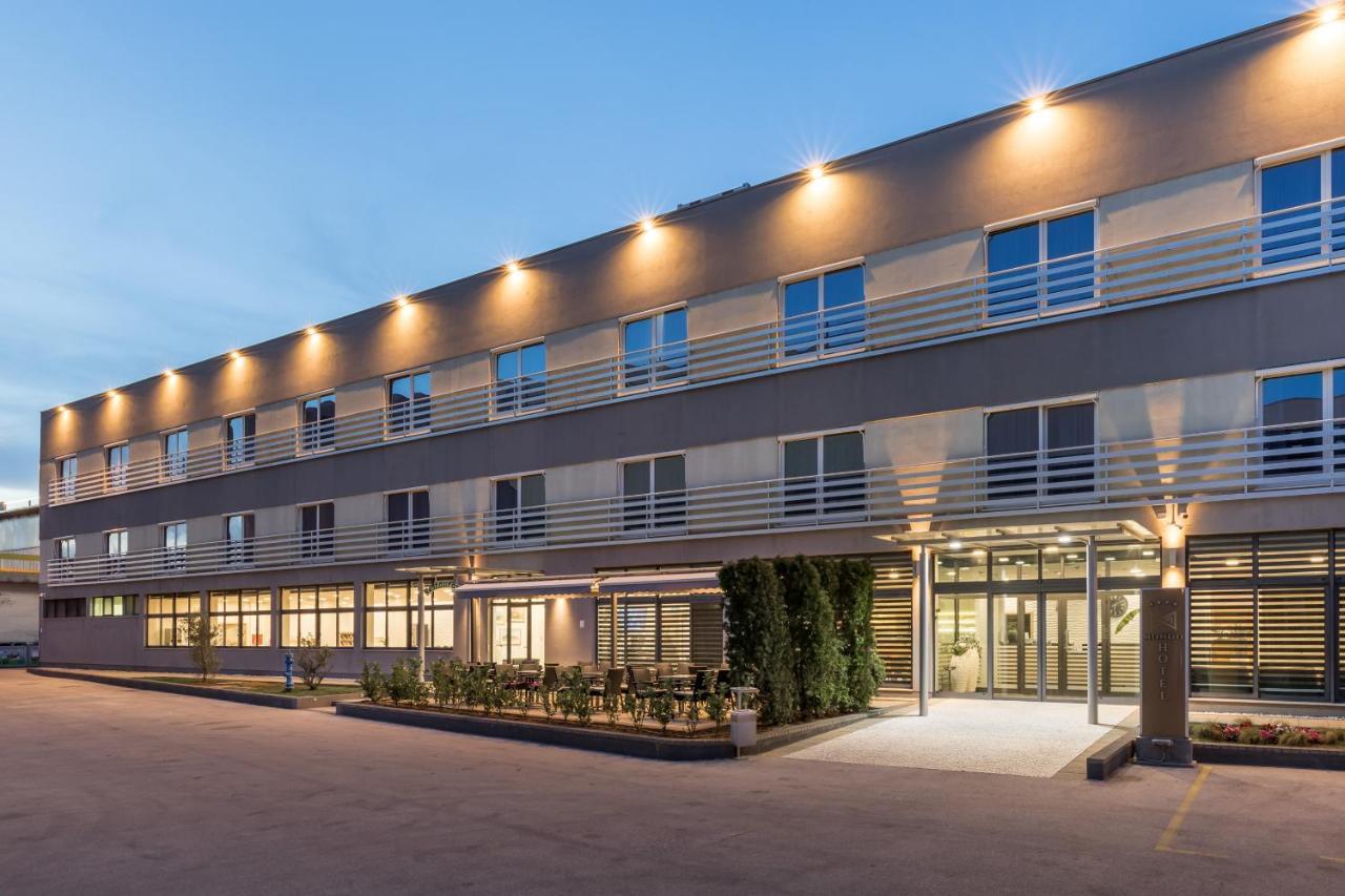 Hotel Mondo Сплит Екстериор снимка